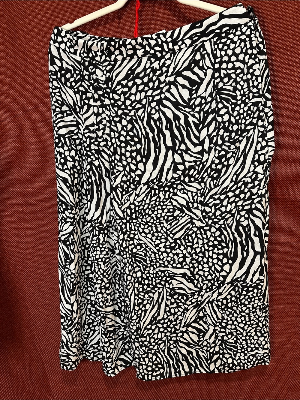 H&M Black and White Abstract Midi Skirt